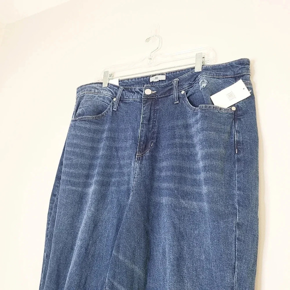 NWT BP. Distressed High-Rise Roll Cuff Mom Jeans 18 - Picture 4 of 8